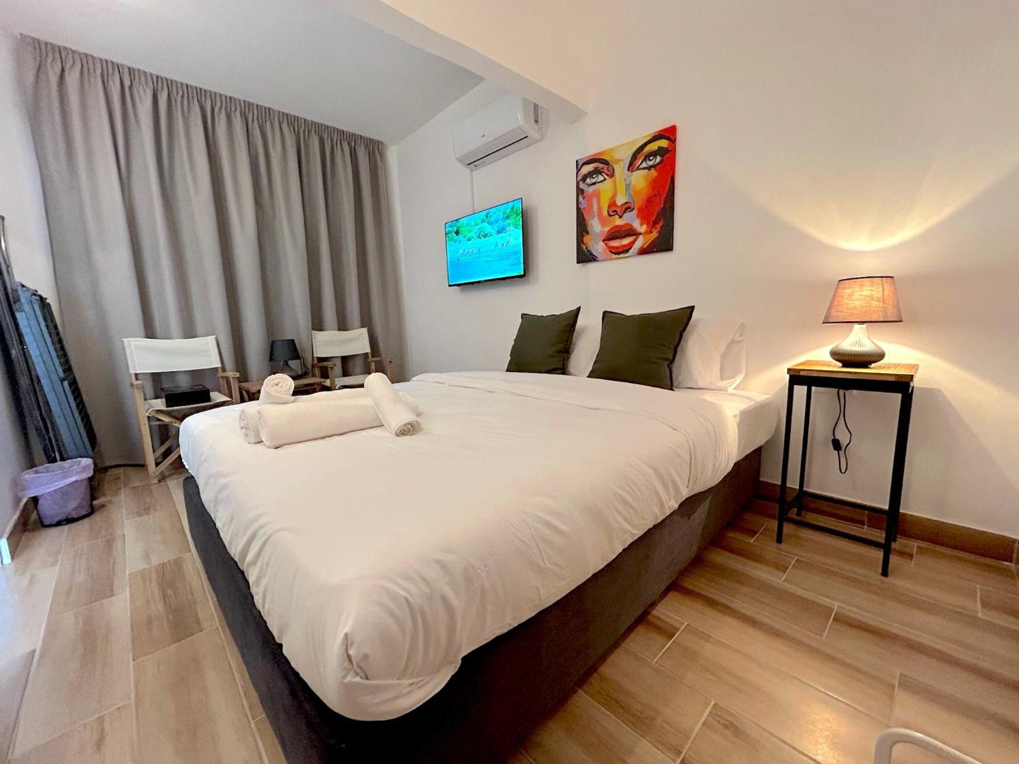 Queen Regina Suites By Platform 357 Nikósie Exteriér fotografie
